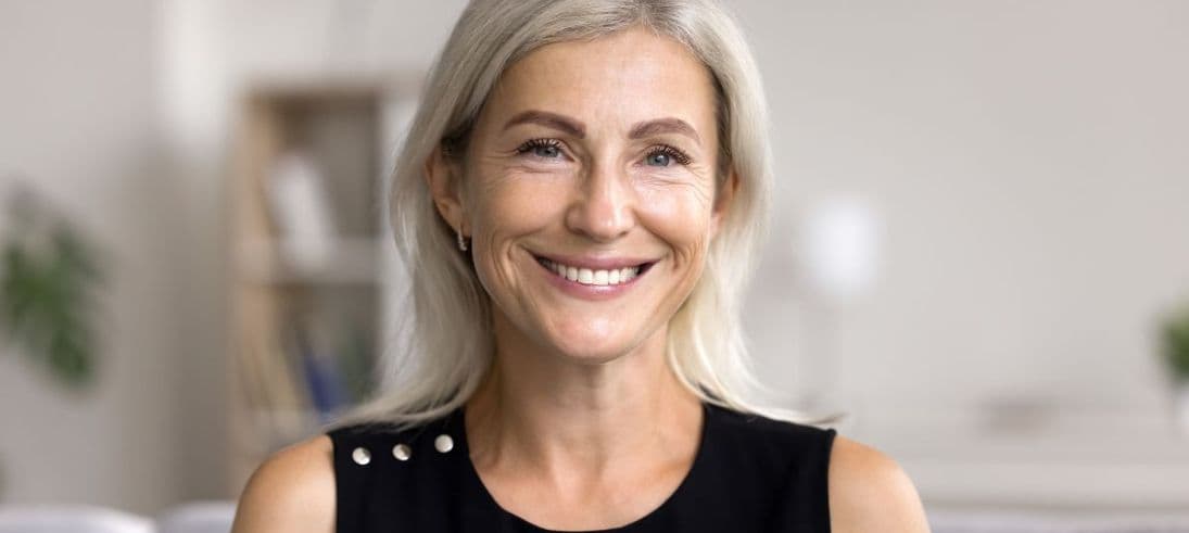 Illustration representing the connection between oral health and arthritis