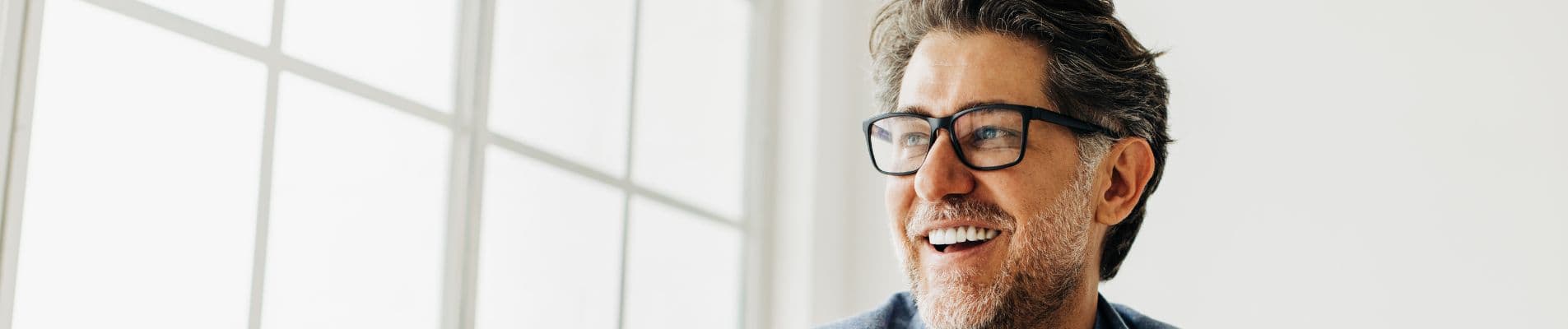 Illustration showing swollen gum tissue behind the last molar associated with pericoronitis