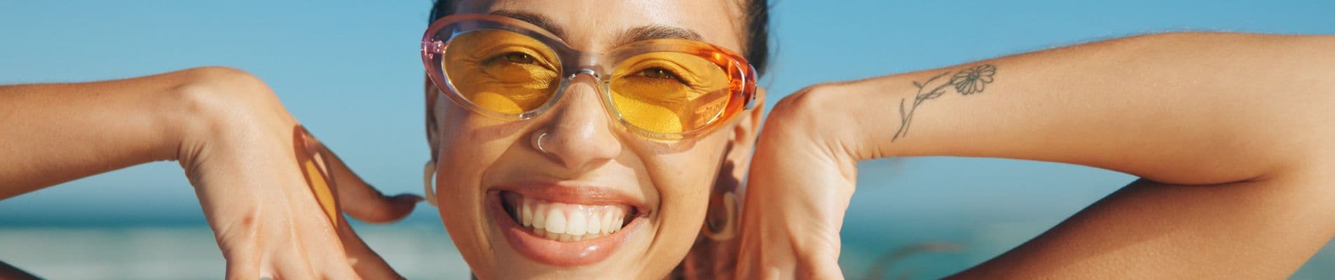 Dentist explaining how long a root canal takes during a single-visit appointment